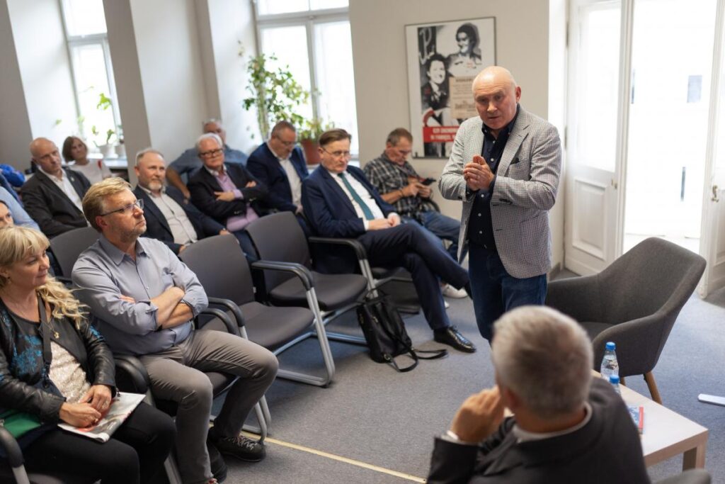 Samorząd to kręgosłup obrony cywilnej - Tomasz Siemoniak gościem Klubu gospodarczego MWS — 6