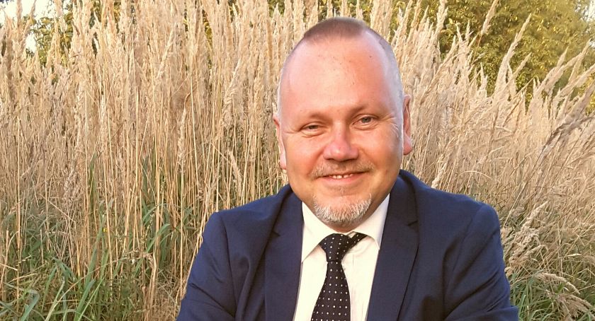R. Gajda: Emigranci na granicy