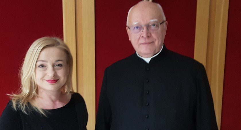 ks. prof. W. Chrostowski: Nasza prawdziwa ojczyzna jest w niebie [wywiad]