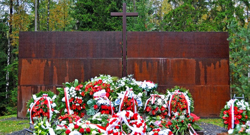 Uroczystości upamiętniające Ofiary Zbrodni Katyńskiej i 13 rocznicy katastrofy smoleńskiej w Grzybowie