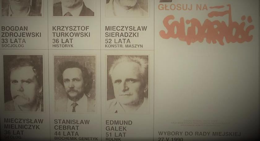 Dzisiaj święto samorządu terytorialnego.