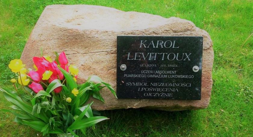 "Zbrodniczy spisek w gimnazjalnej klasie..."