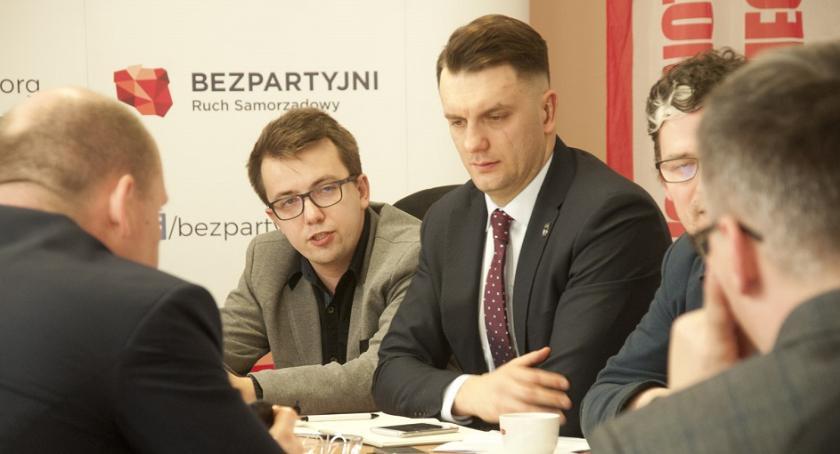 Ruch Bezpartyjnych rośnie. W maju konwencja