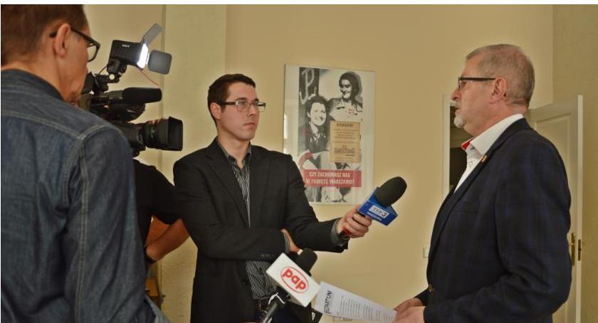 Sławomir Antonik - rośnie w oczach wraz z kolejnymi sondażami!