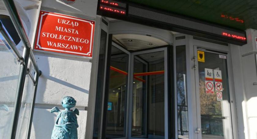 Ile osób dopisuje się do rejestru wyborców w Warszawie?