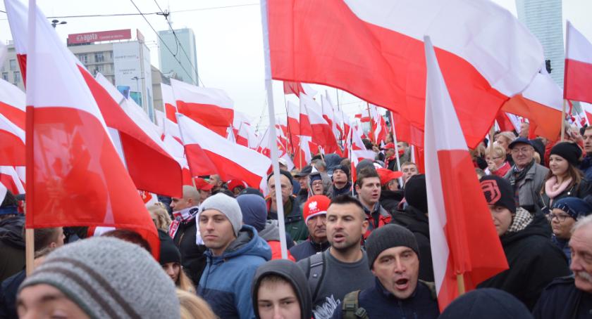 Marsz Niepodległości: jak wyglądał i kto brał w nim udział?