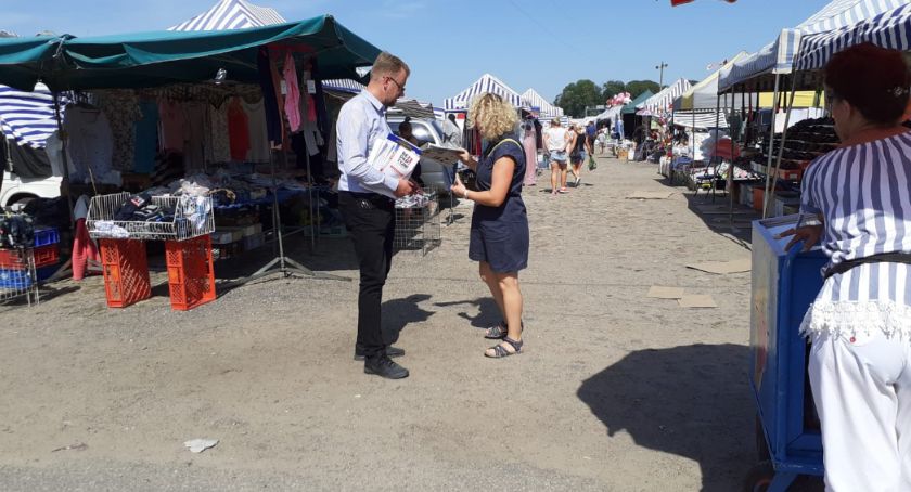 Zainteresowanie Bepartyjnymi i Samorządowcami coraz większe. Dziś zbierali podpisy w Płońsku...