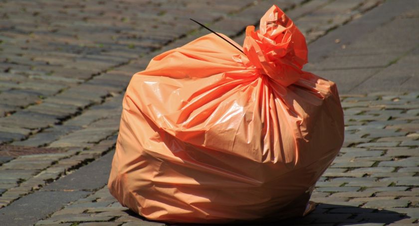 Drożeje gospodarka odpadami. Bezpartyjni krytycznie o tym, co się dzieje