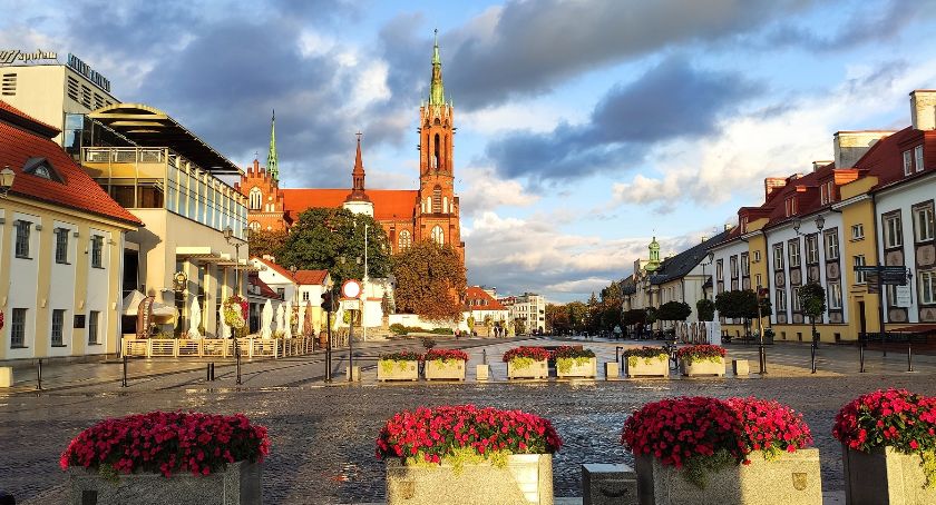 Bez wsparcia rządu może wystąpić niewypłacalność jednostek samorządu terytorialnego w Polsce? Apel UMP i ZMP.