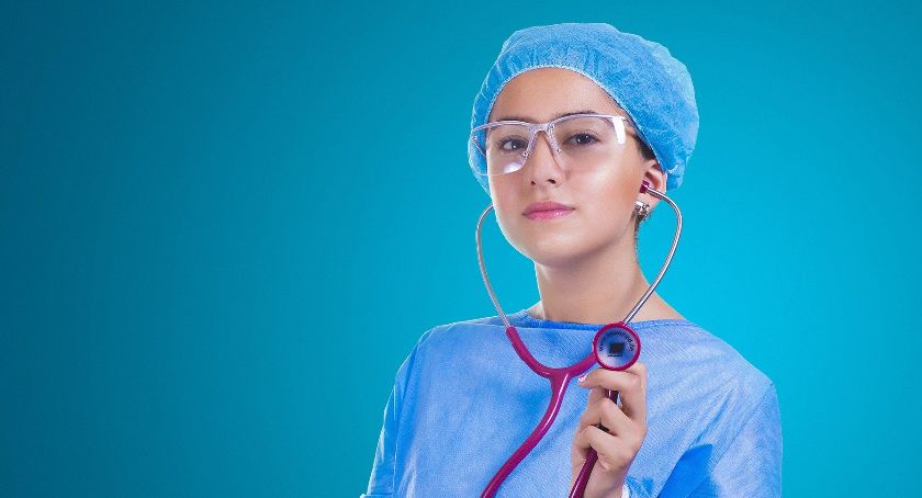 Wojewoda mazowiecki tłumaczy się z decyzji o nałożeniu kary
